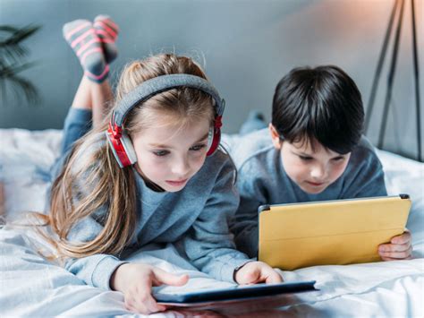 Screen time limits: Balancing tech and kids